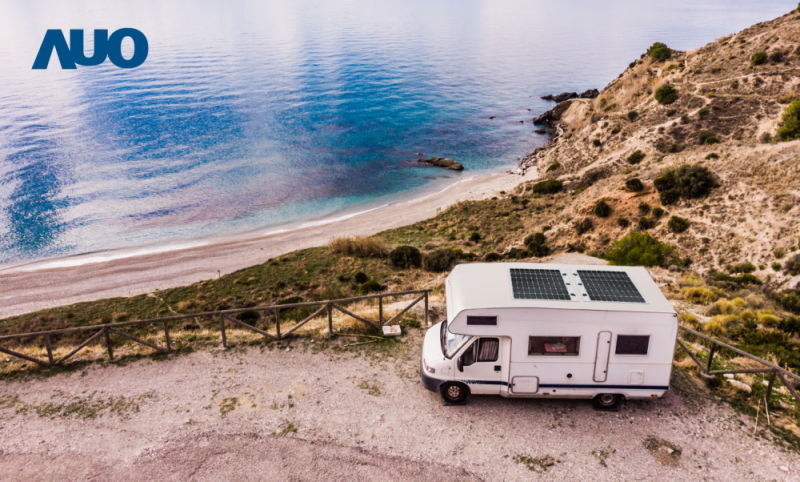 「可撓輕量化太陽光電板SunCurva」使用輕量特殊耐候型複合板取代傳統太陽能板的玻璃前板，不僅降低70%重量，每米平方僅3Kg；具有抗衝擊性能及通過電磁相容性測試，可應用於交通運輸工具，如露營車、遊艇等